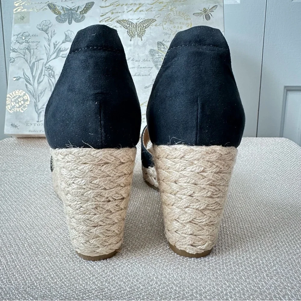 Style & Co. Seleeney Black and Tan Wedge Espadrilles Size 9.5